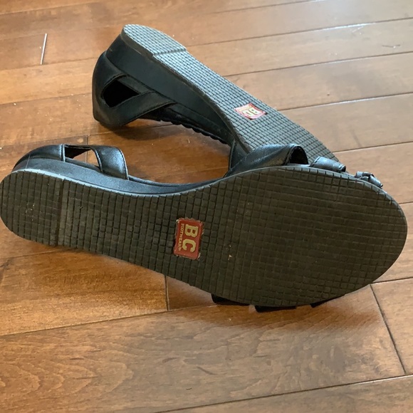 Sandals - Picture 4 of 4